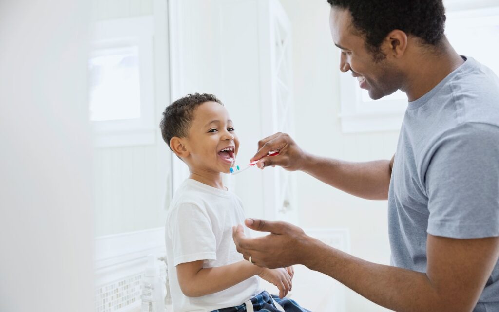 Educando a tus hijos para una mejor higiene dental Dental Solutions